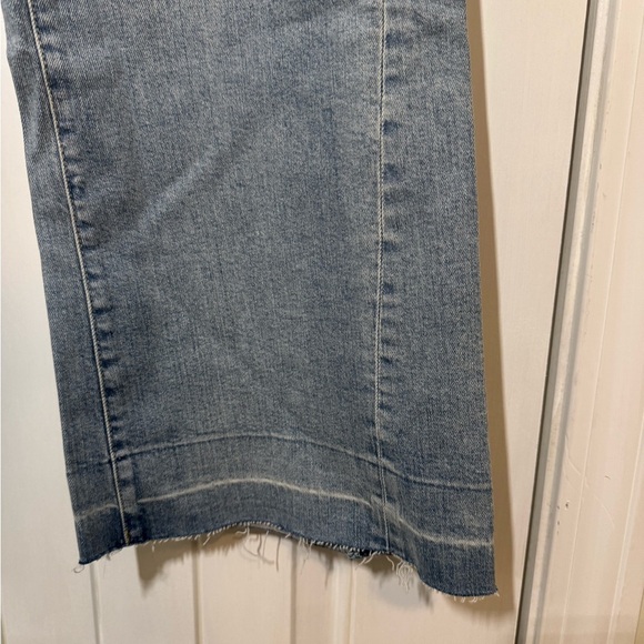 Gap- 70’s Flare High Rise Jeans - Picture 4 of 10